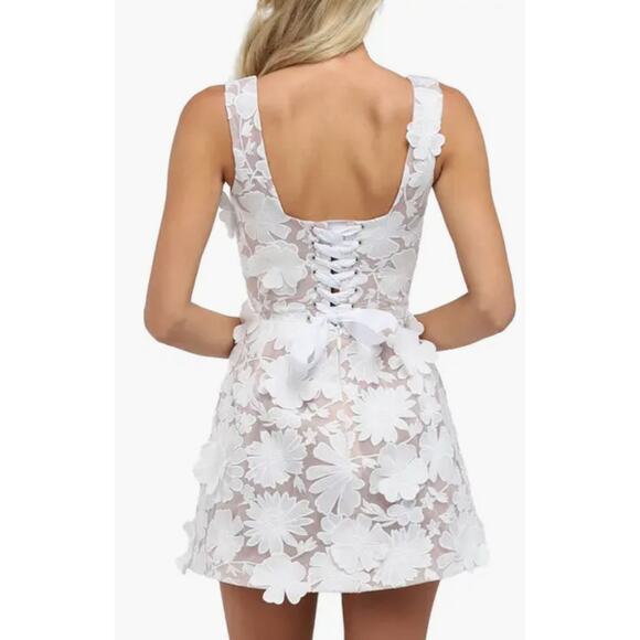 HELSI White & Tan Belen Floral Applique Cocktail Fit & Flare Mini Dress Sz Large - Picture 2 of 10